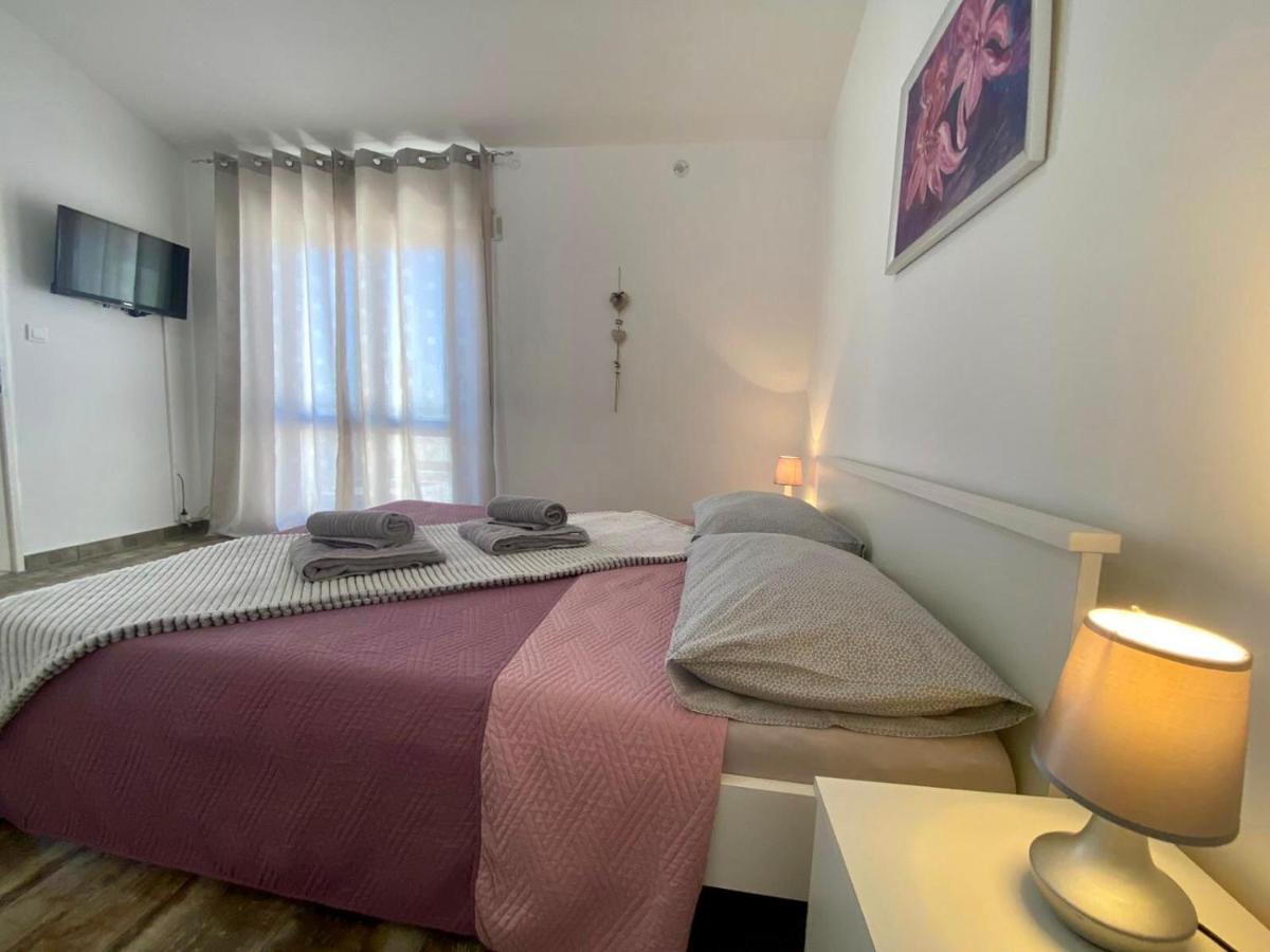 Apartments King - City Center نوفاليا المظهر الخارجي الصورة